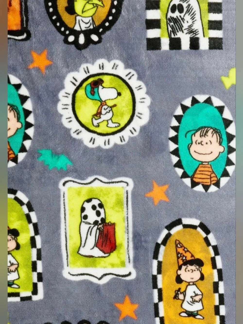 Peanuts Gang Snoopy Halloween Ghost Plush Throw Blanket